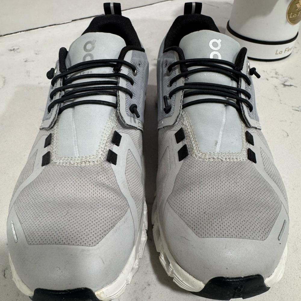 On Cloud Grey and Black Shoes size 7.5 - Picture 2 of 10